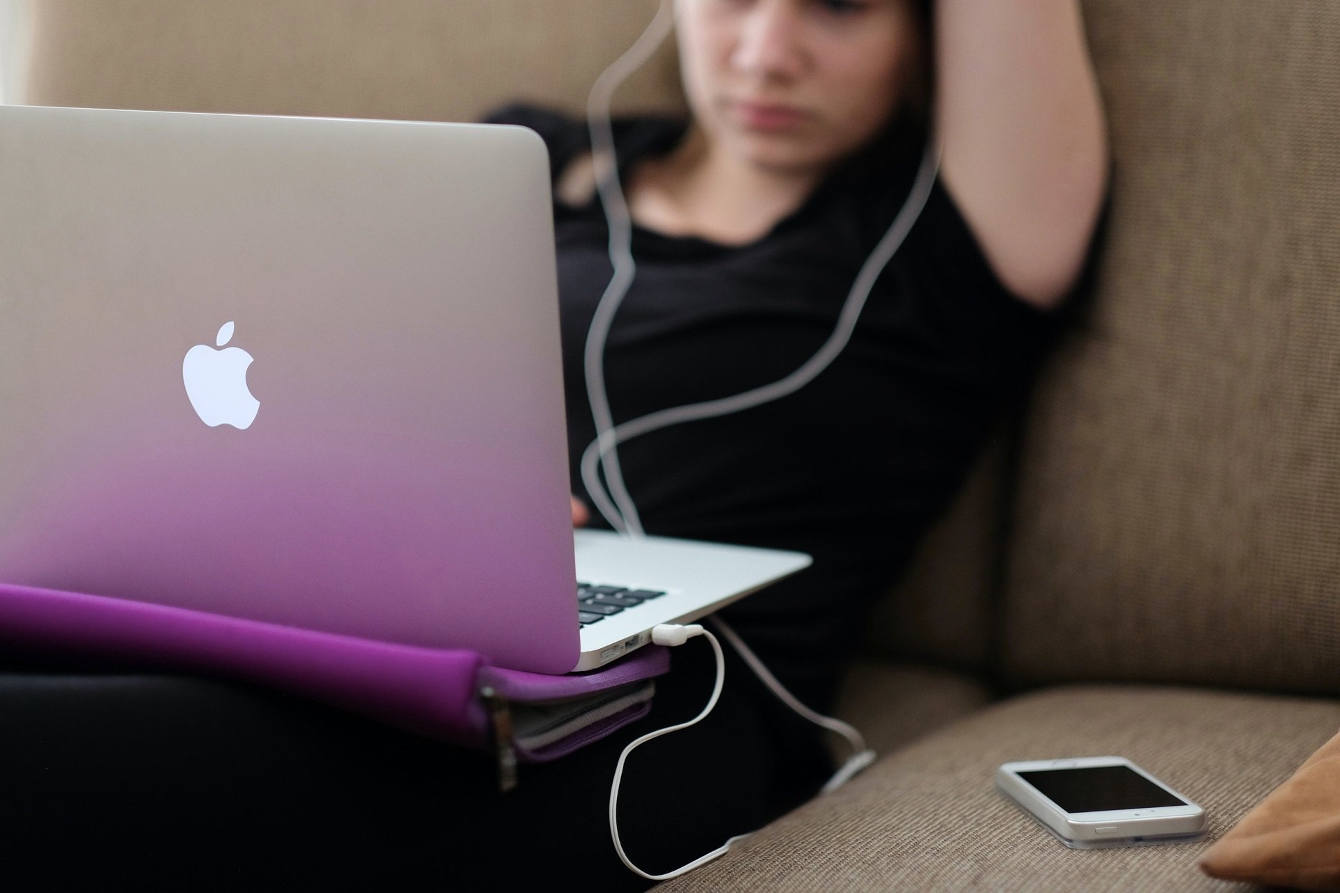 Iperconnessione digitale: come influisce sulla nostra mente